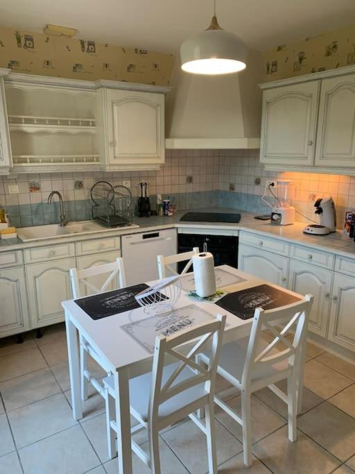 Gite 3 Etoiles Les Gourlines Avec Balneo, Veranda, Piscine Et Garage Avermes Luaran gambar