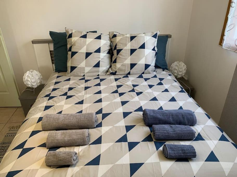 Gite 3 Etoiles Les Gourlines Avec Balneo, Veranda, Piscine Et Garage Avermes Luaran gambar