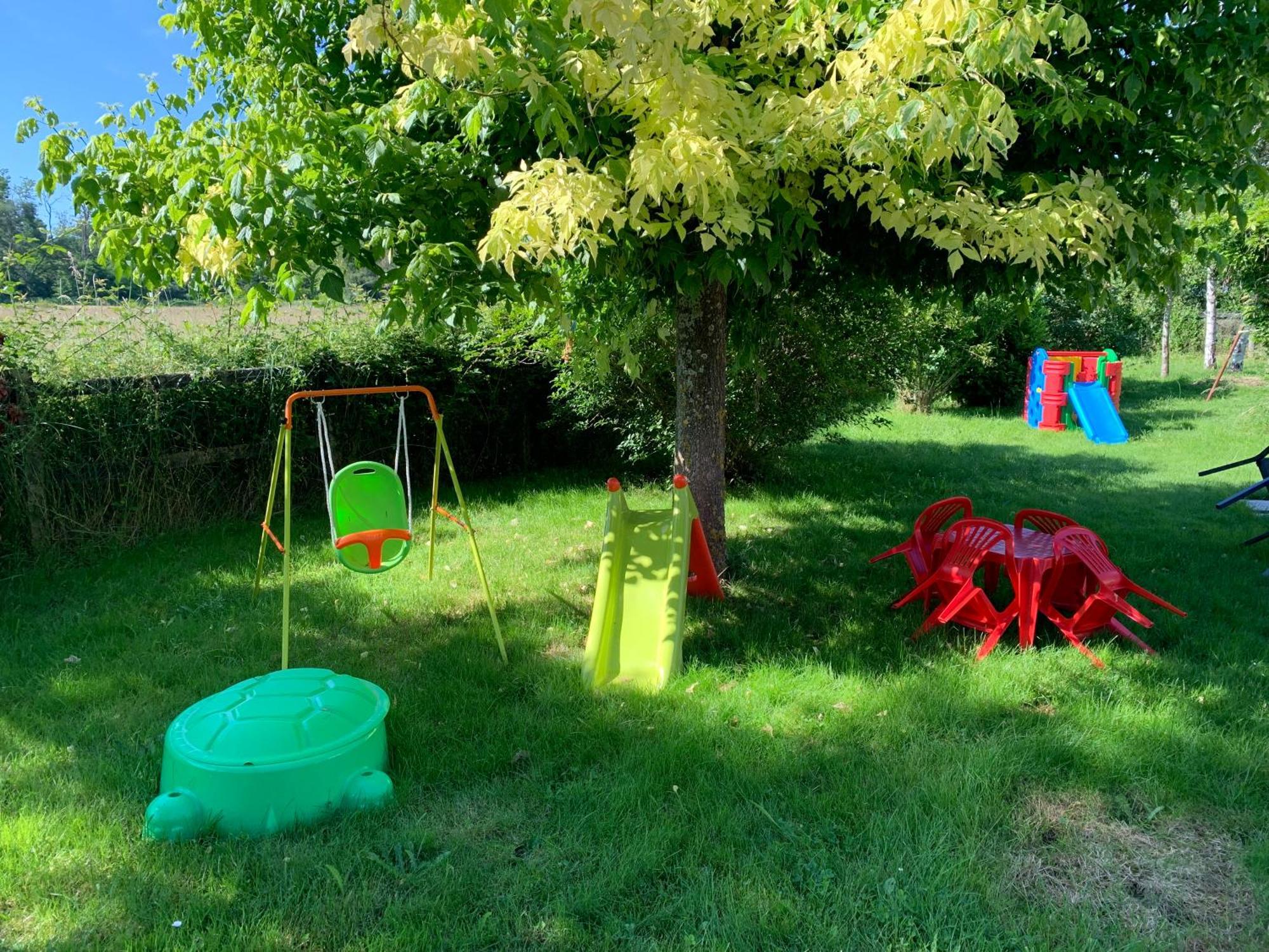 Gite 3 Etoiles Les Gourlines Avec Balneo, Veranda, Piscine Et Garage Avermes Luaran gambar